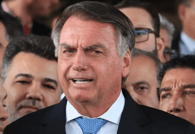 Imagem da noticia Bolsonaro nega contato com integrantes do governo Trump por sanções a Moraes
