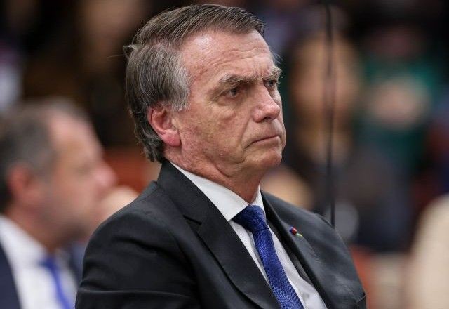 Imagem da noticia Datafolha: 48% acham que Bolsonaro deveria ser preso por tentativa de golpe; 46% são contra