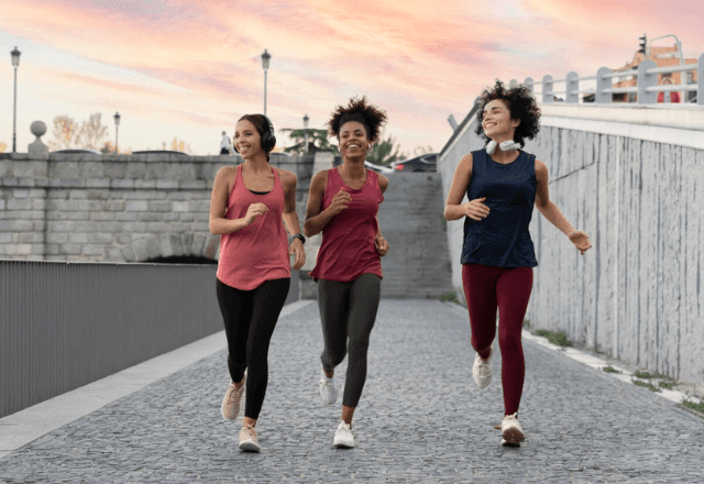 Imagem da noticia Correr com segurança: como adaptação do corpo e hábitos saudáveis fazem a diferença