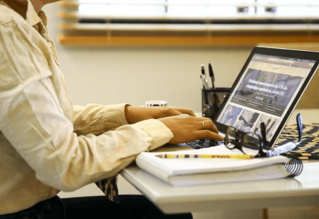 Imagem da noticia Setor de serviços cresce 0,3% em julho e atinge maior nível da série histórica, aponta IBGE