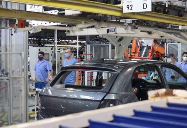 Imagem da noticia Volkswagen suspende layoff após governo anunciar programa para carros populares