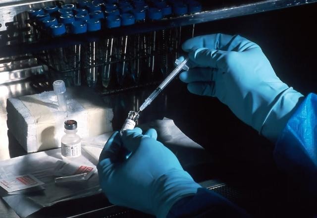 Imagem da noticia Pfizer estuda vacina específica para a variante ômicron