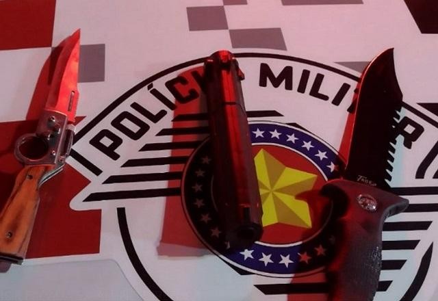 Imagem da noticia Ex-aluno invade escola e esfaqueia professora e diretora no interior de SP