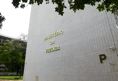 Ministério da Fazenda projeta PIB mais fraco em 2025 e vê inflação menor Ministério da Fazenda projeta PIB mais fraco em 2025 e vê inflação menor