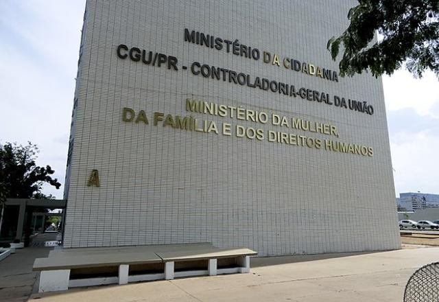 Imagem da noticia Transição pede para TCU apurar compras de bebedouros no governo Bolsonaro