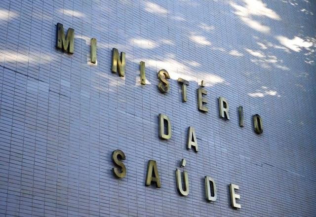Imagem da noticia Ministério admite recuo em nota que diz não à vacina e sim à cloroquina