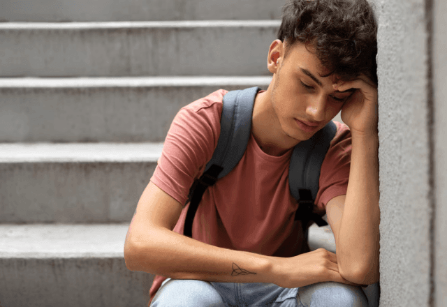 Imagem da noticia Risco de suicídio entre adolescentes aumenta na comparação com outras faixas etárias, diz Fiocruz