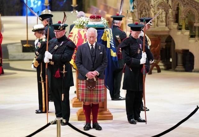 Imagem da noticia Corpo da rainha Elizabeth II é velado na Escócia