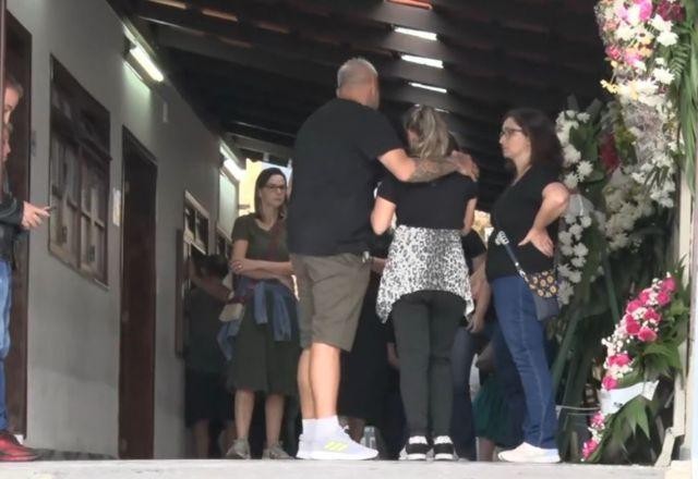 Imagem da noticia Crianças mortas em ataque a creche são enterradas em Blumenau (SC)