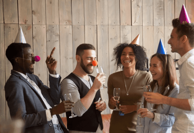 Imagem da noticia O que é permitido (ou não) durante e depois da festa da empresa?