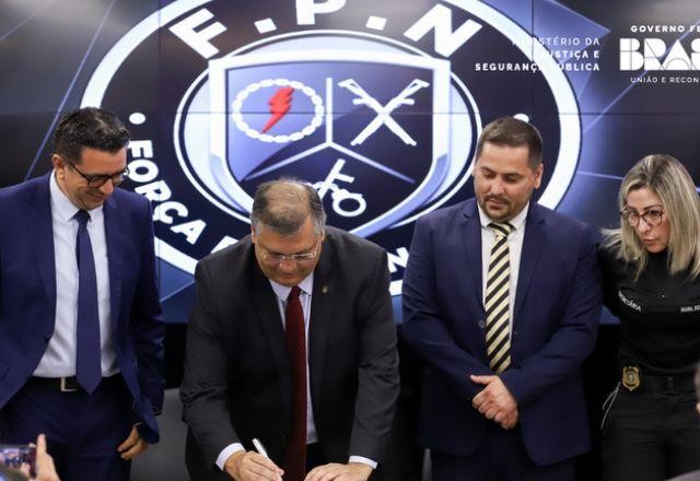 Imagem da noticia Governo cria Força Penal Nacional contra crime organizado