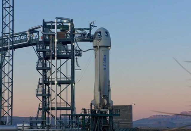Imagem da noticia Blue Origin, de Jeff Bezos, faz 8º voo espacial com passageiros civis; assista