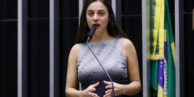 Imagem da noticia Conselho de Ética arquiva processo contra Fernanda Melchionna por “familícia Bolsonaro”