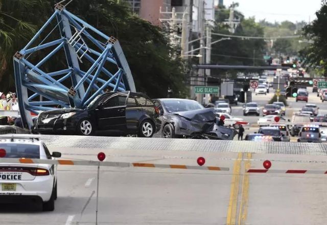 Imagem da noticia Queda de guindaste deixa 1 morto e 3 feridos nos Estados Unidos