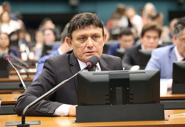 Imagem da noticia Com 30% dos votos, Éder Mauro segue liderando disputa pela Prefeitura de Belém