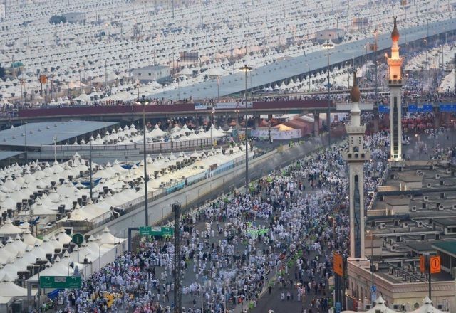 Imagem da noticia Mais de 500 muçulmanos morrem por forte calor durante peregrinação na Arábia Saudita