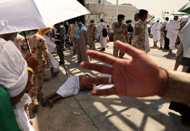Imagem da noticia Número de mortos por calor em peregrinação na Arábia Saudita sobe para 900