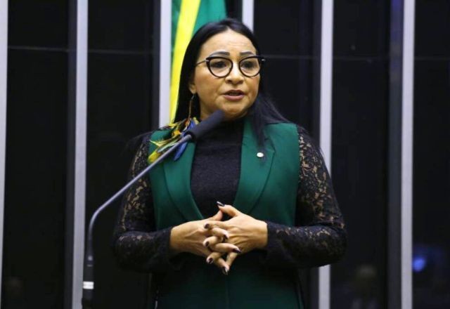 Imagem da noticia Deputada Silvia Waiãpi tem mandato cassado por gastar verba eleitoral com harmonização facial