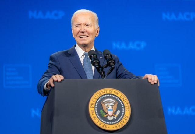 Imagem da noticia Democratas aumentam pressão para Biden deixar corrida eleitoral nos EUA