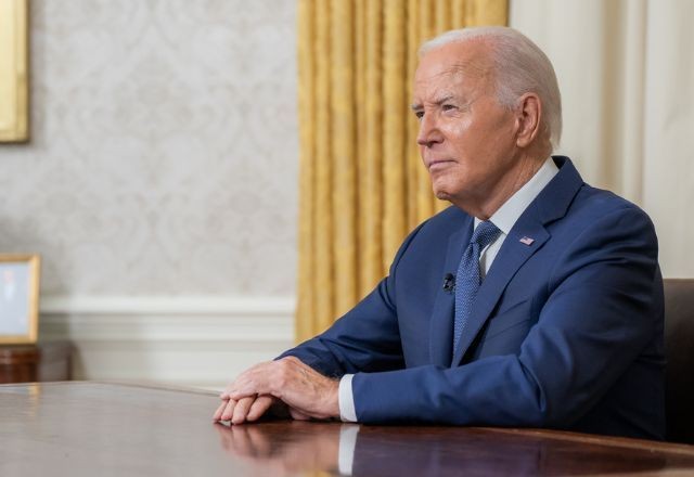 Imagem da noticia Desistência de Biden às eleições faz Partido Democrata ter maior dia de doações em 4 anos