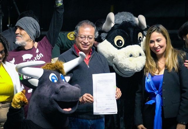 Imagem da noticia Presidente da Colômbia assina projeto de lei que proíbe touradas no país