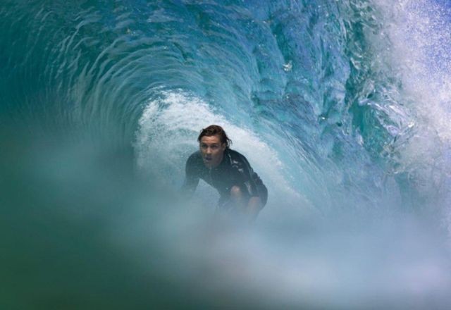 Imagem da noticia Perna de surfista australiano aparece em praia após ataque de tubarão