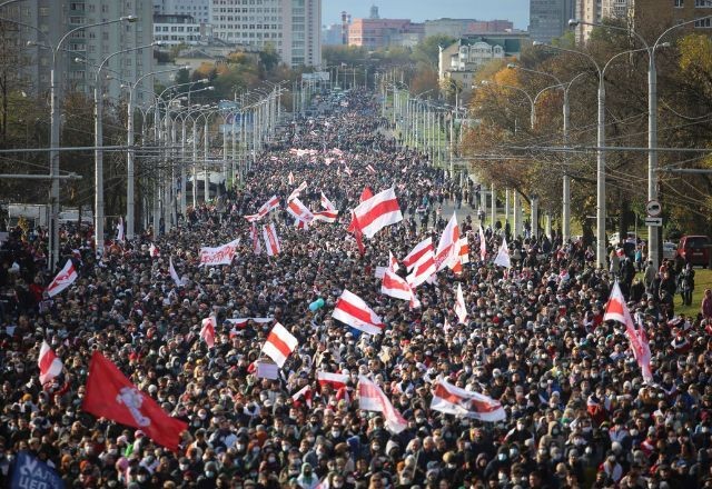 Imagem da noticia Maduro mobiliza Forças Armadas para conter protestos na Venezuela