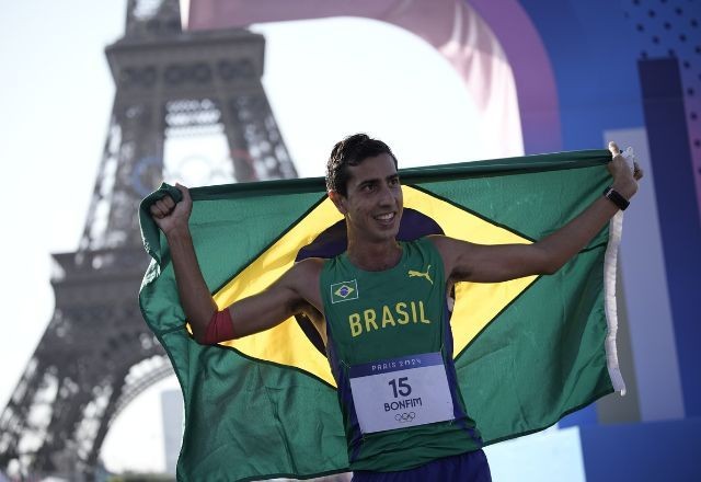 Imagem da noticia Caio Bonfim faz história e conquista primeira medalha brasileira na marcha atlética