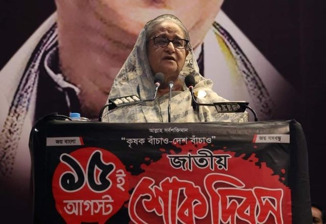 Imagem da noticia Após protestos violentos, primeira-ministra de Bangladesh renuncia e foge do país