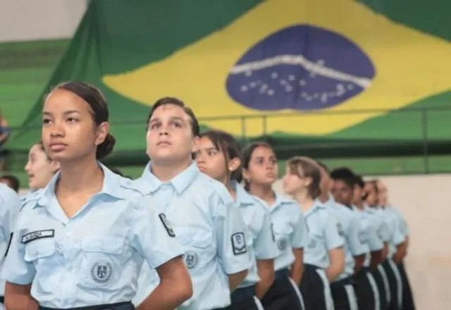 Imagem da noticia MP e Defensoria pedem suspensão de modelo cívico-militar em escolas de SP