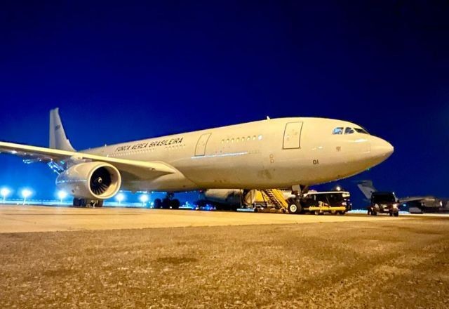 Imagem da noticia Avião da FAB com 229 repatriados deve pousar no Brasil neste domingo (6)