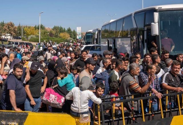 Imagem da noticia Ataque israelense atinge estrada chave que liga o Líbano à Síria