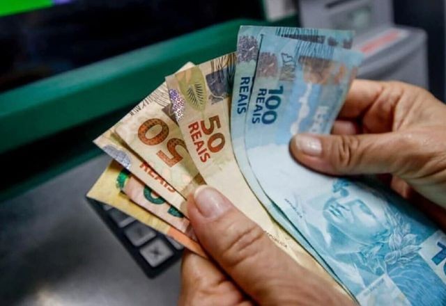 Imagem da noticia 247 mil trabalhadores ainda não sacaram abono do PIS/Pasep; veja como fazer