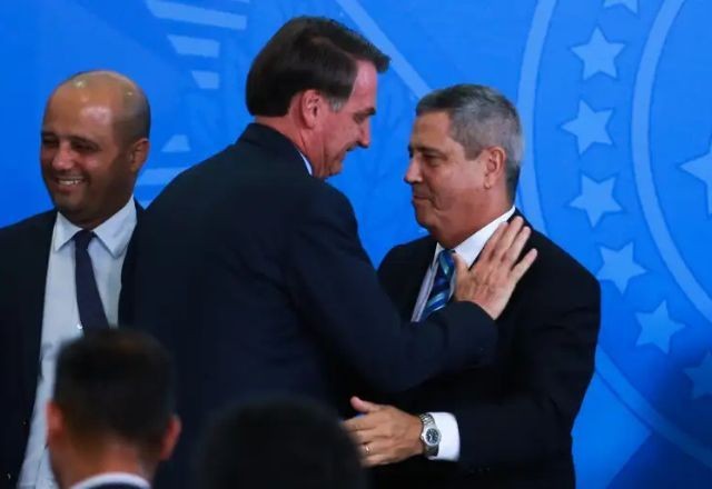 Imagem da noticia PSOL pede prisão preventiva de Bolsonaro e Braga Netto por envolvimento em plano golpista