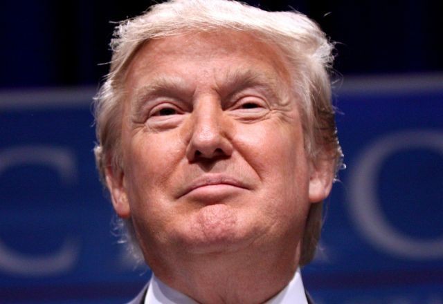 Imagem da noticia Trump promete taxar em 25% produtos do México e Canadá que entrarem nos EUA