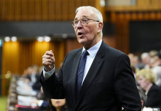 Imagem da noticia Canadá amplia proibição de armas de fogo e propõe doação para Ucrânia