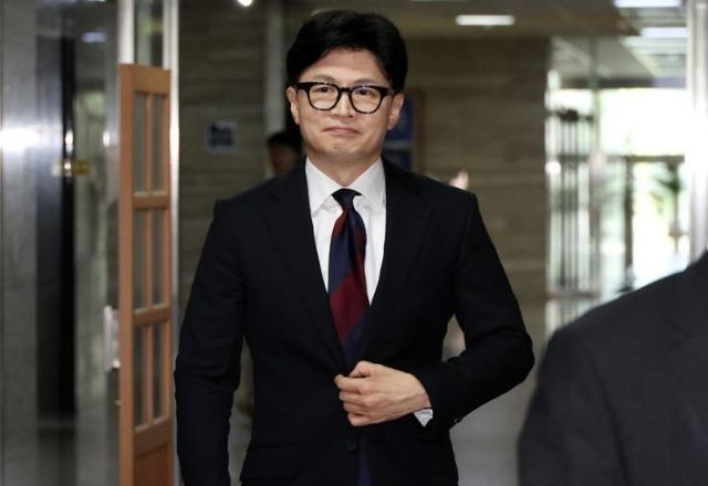 Imagem da noticia Líder do partido governista da Coreia do Sul renuncia após apoiar impeachment de presidente