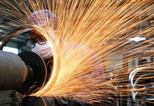 Imagem da noticia Tarifas de 25% sobre importações de aço e alumínio entram em vigor nos EUA