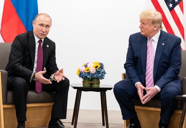 Imagem da noticia Putin e Trump conversam por telefone nesta terça para debater cessar-fogo na Ucrânia