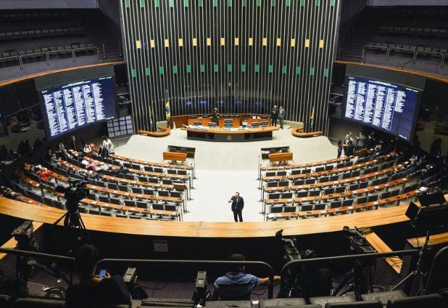 Imagem da noticia Reunião de líderes na Câmara: quais as comissões mais cobiçadas pelos partidos?