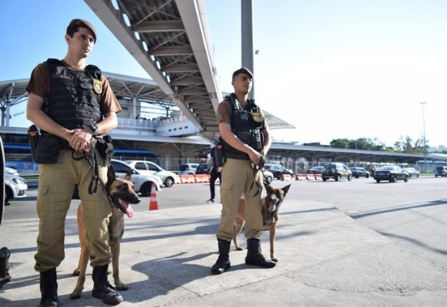 Imagem da noticia Câmara do RJ aprova uso de arma de fogo para guardas municipais