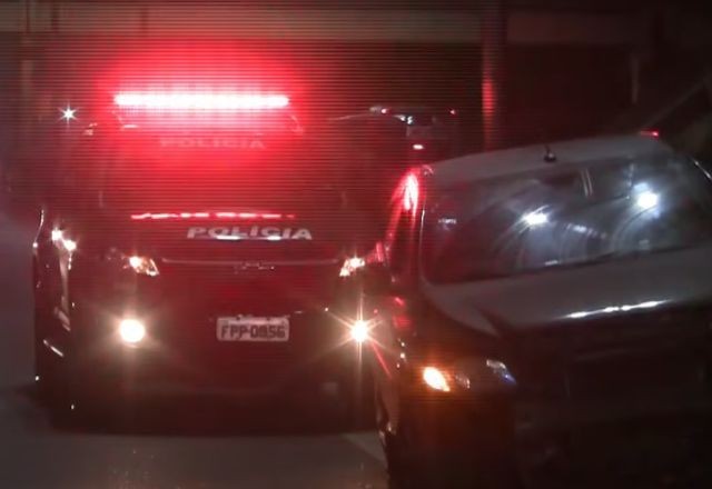 Imagem da noticia Bandidos em fuga causam acidente em rodovia na grande SP