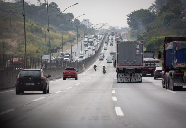 Imagem da noticia Mais de 3,9 milhões de veículos devem deixar SP no feriado de 1º de Maio