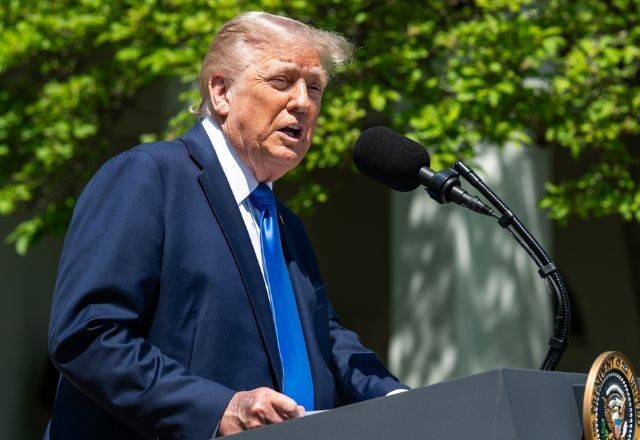 Imagem da noticia Trump anuncia tarifa de 100% para filmes produzidos fora dos EUA