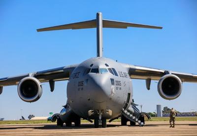 Número de brasileiros deportados dos EUA quase dobra e bate recorde em 2025 Número de brasileiros deportados dos EUA quase dobra e bate recorde em 2025