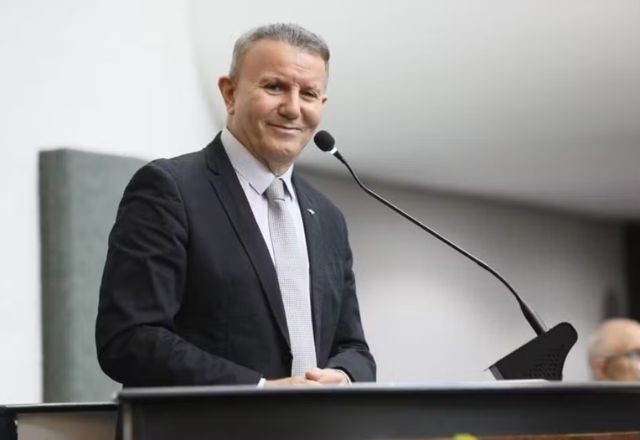 Imagem da noticia Após infarto, STF concede prisão domiciliar a prefeito afastado de Palmas