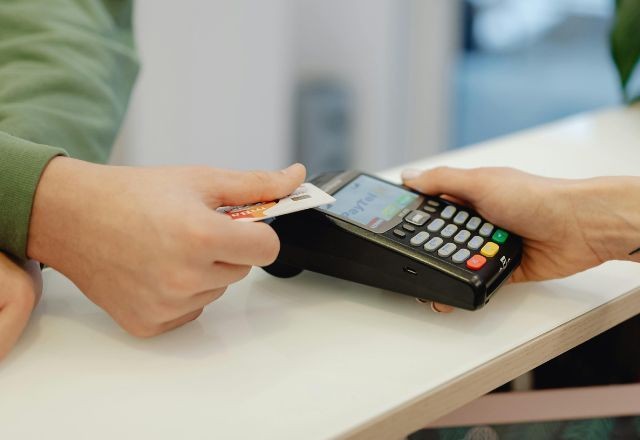Imagem da noticia Mais da metade dos consumidores não controla gastos com cartão de crédito, diz pesquisa