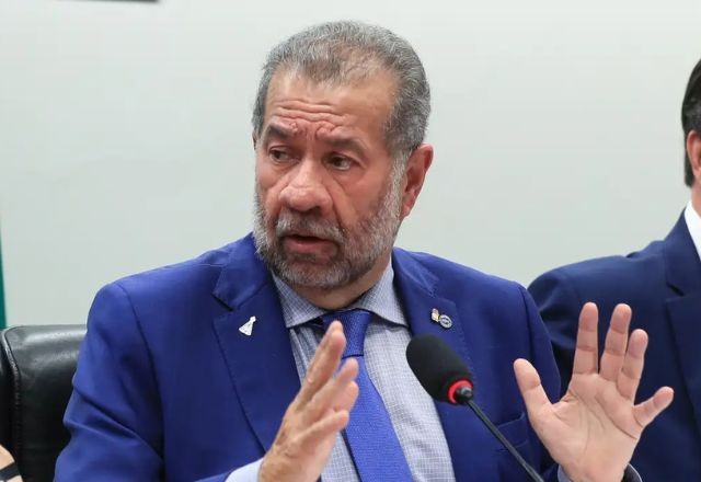 Imagem da noticia Ex-ministro Carlos Lupi presta depoimento à CPMI do INSS nesta segunda (8)