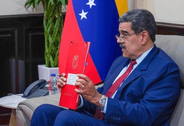 Imagem da noticia Maduro chama María Corina de 'bruxa demoníaca' após opositora ganhar Nobel da Paz