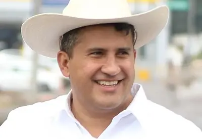 Prefeito mexicano é morto a tiros durante celebração do Dia dos Mortos Prefeito mexicano é morto a tiros durante celebração do Dia dos Mortos